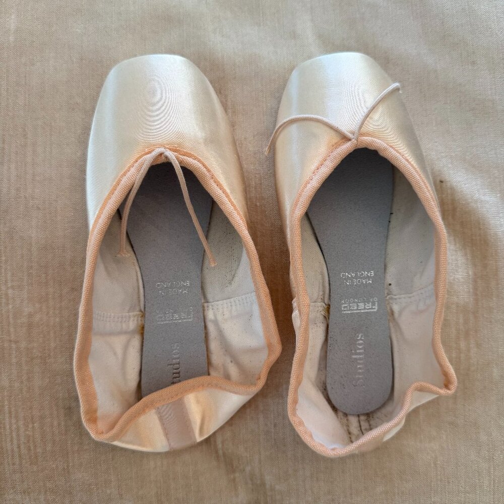 FREED POINTE SHOES